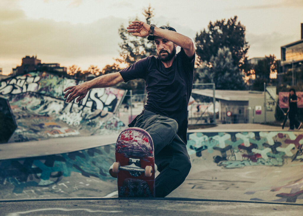 Skateboarder in the bowl at the Skatepark Brunau - Zurich by Ondrej Kolacek