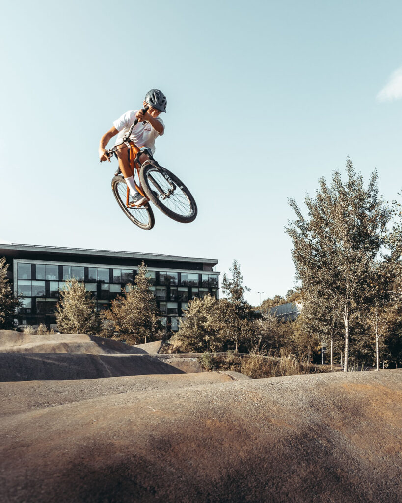 Maxim Hollenstein at the Pump track Brunau - Allmend Zurich by Ondrej Kolacek
